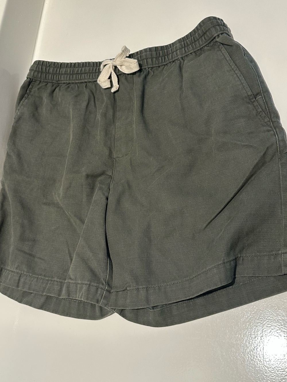 Goodfellow & Co Olive Drawstring Athletic Shorts with Cream Tie